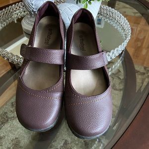 ⚡️Orthaheel Brown Mary Jane Size 6